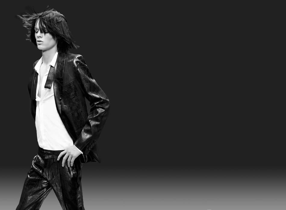 广告 2007 夏季广告大片宣传图，极简主义视觉设计