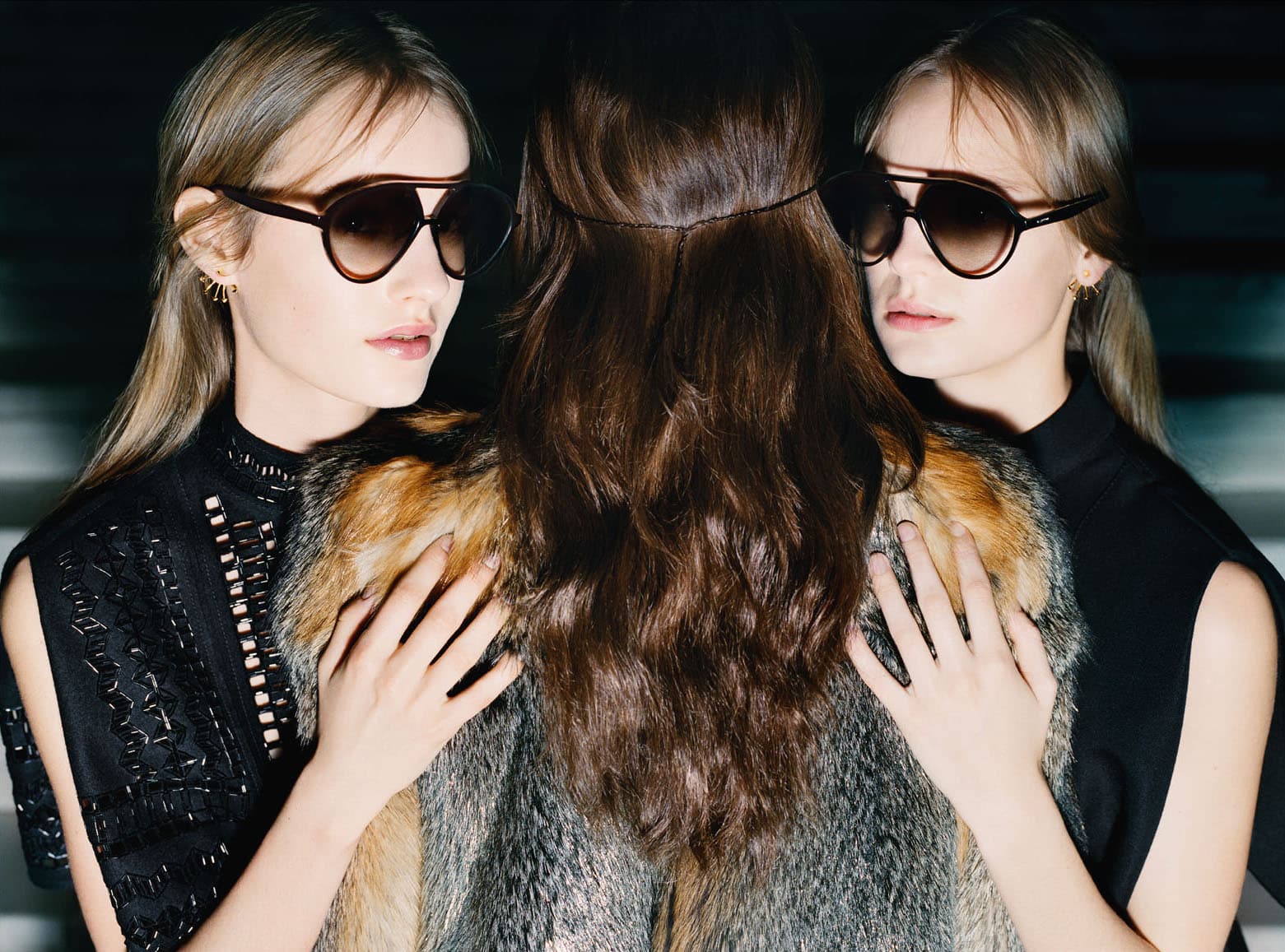 Valentino 2015 夏季广告大片宣传图，极简主义视觉设计