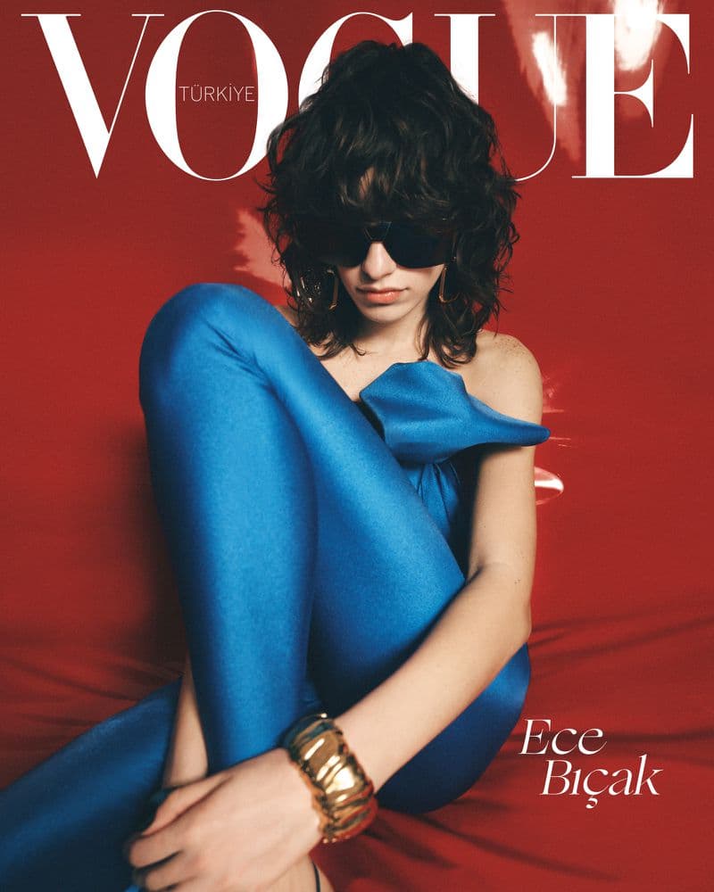Vogue Turkey April 2022 Digital 时尚杂志封面，摄影师作品展示