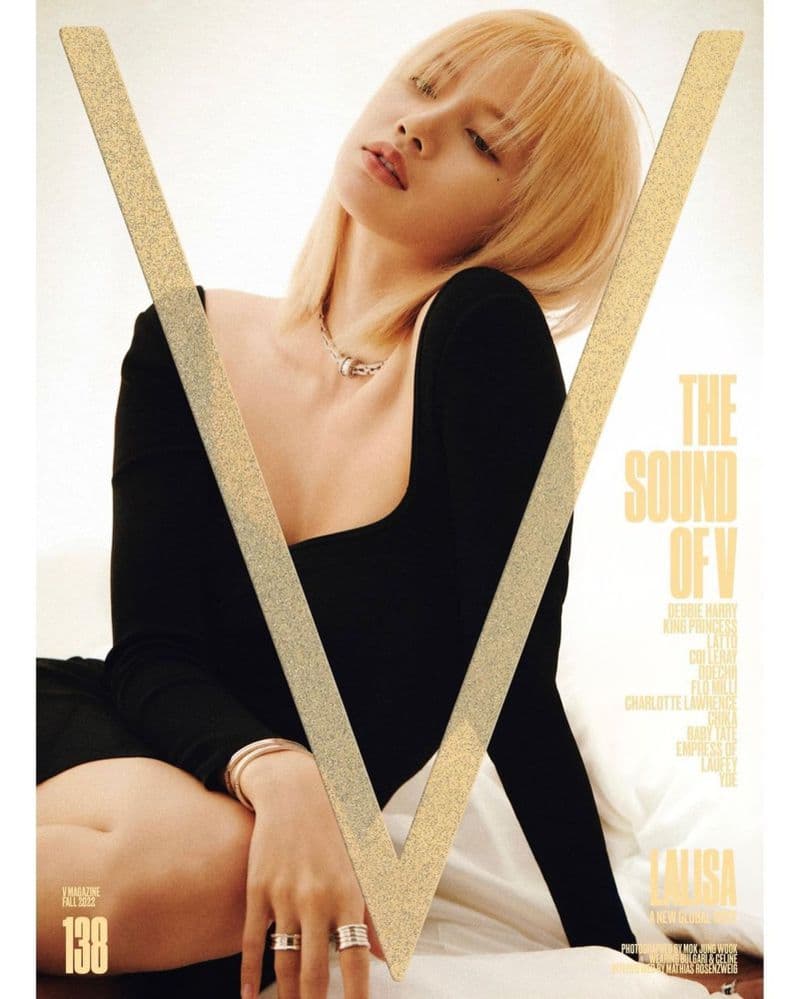 V Magazine #138 Fall 2022 时尚杂志封面，摄影师作品展示