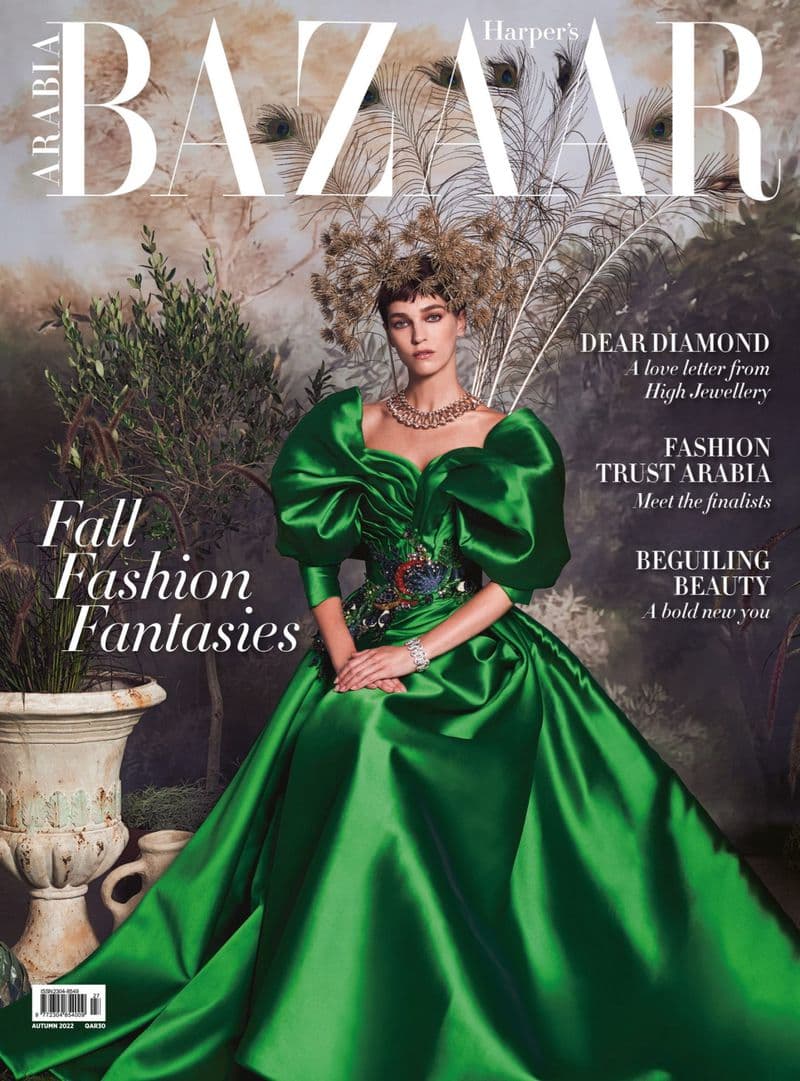 Harper’s Bazaar Arabia October 2022 时尚杂志封面，摄影师作品展示