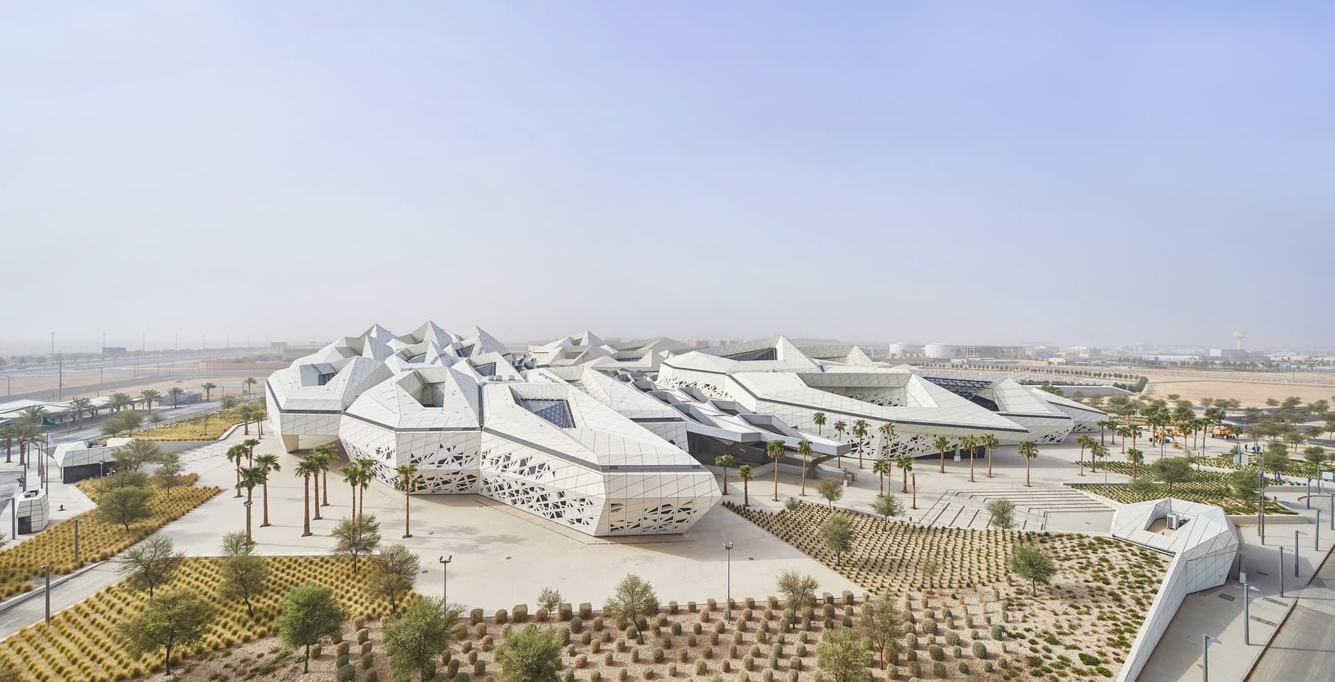 阿卜杜拉国王石油研发中心 by Zaha Hadid Architects | YF时尚解析