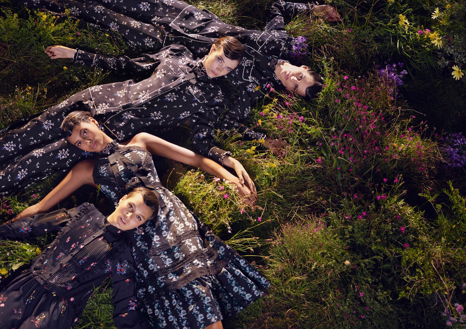 让人醉心的唯美花卉设计 Erdem X H&M 合作系列 | YF时尚解析