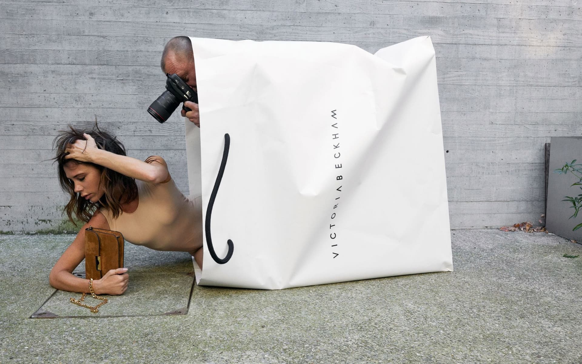 Victoria Beckham 首支广告大片, 重现旧照祝贺个人品牌十周年 | YF时尚解析