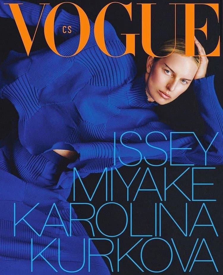 Karolina Kurkova for Vogue Czechoslovakia – December 2022 时尚杂志封面,摄影师作品展示