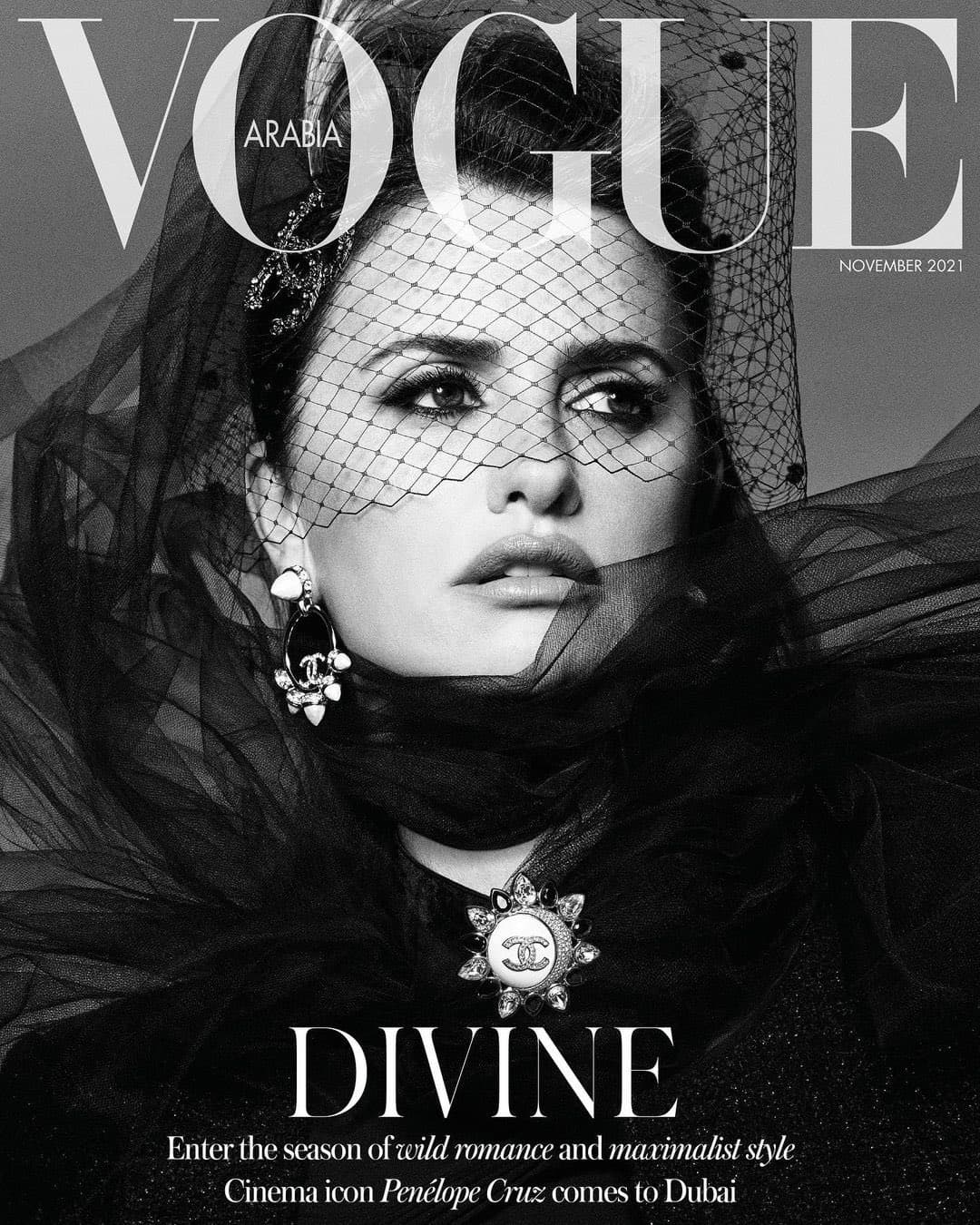 Penélope Cruz for Vogue Arabia – November 2021 时尚杂志封面,摄影师作品展示