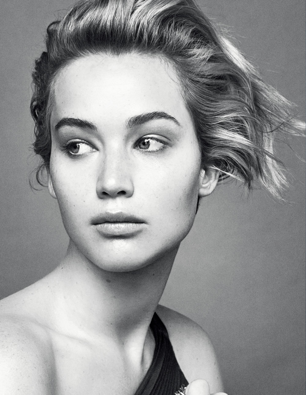 jennifer-lawrence-miss-dior-5