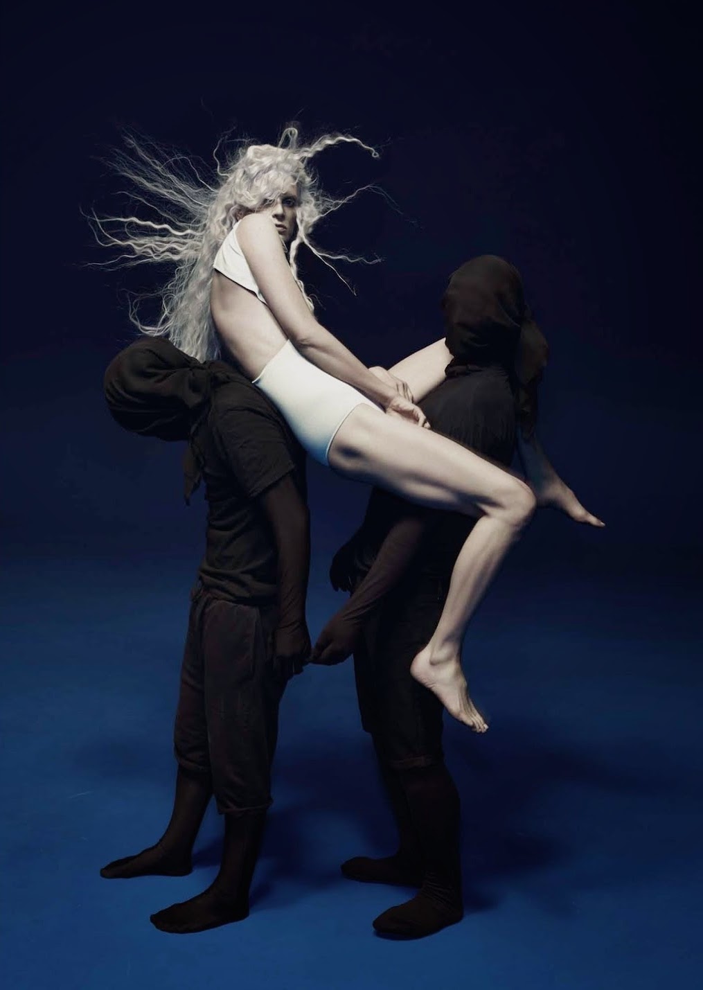 kristen-mcmenamy-by-nadav-kander-for-under-the-influence-magazine-13-spring-summer-2014-1