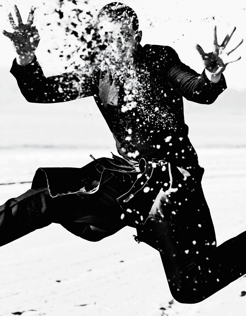 nicholas-hoult-by-mario-testino-for-v-magazine-man-spring-summer-2014-3