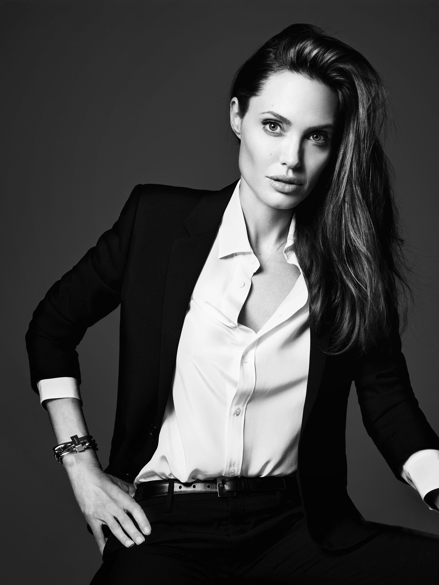 angelina-jolie-by-hedi-slimane-for-elle-us-june-2014-10