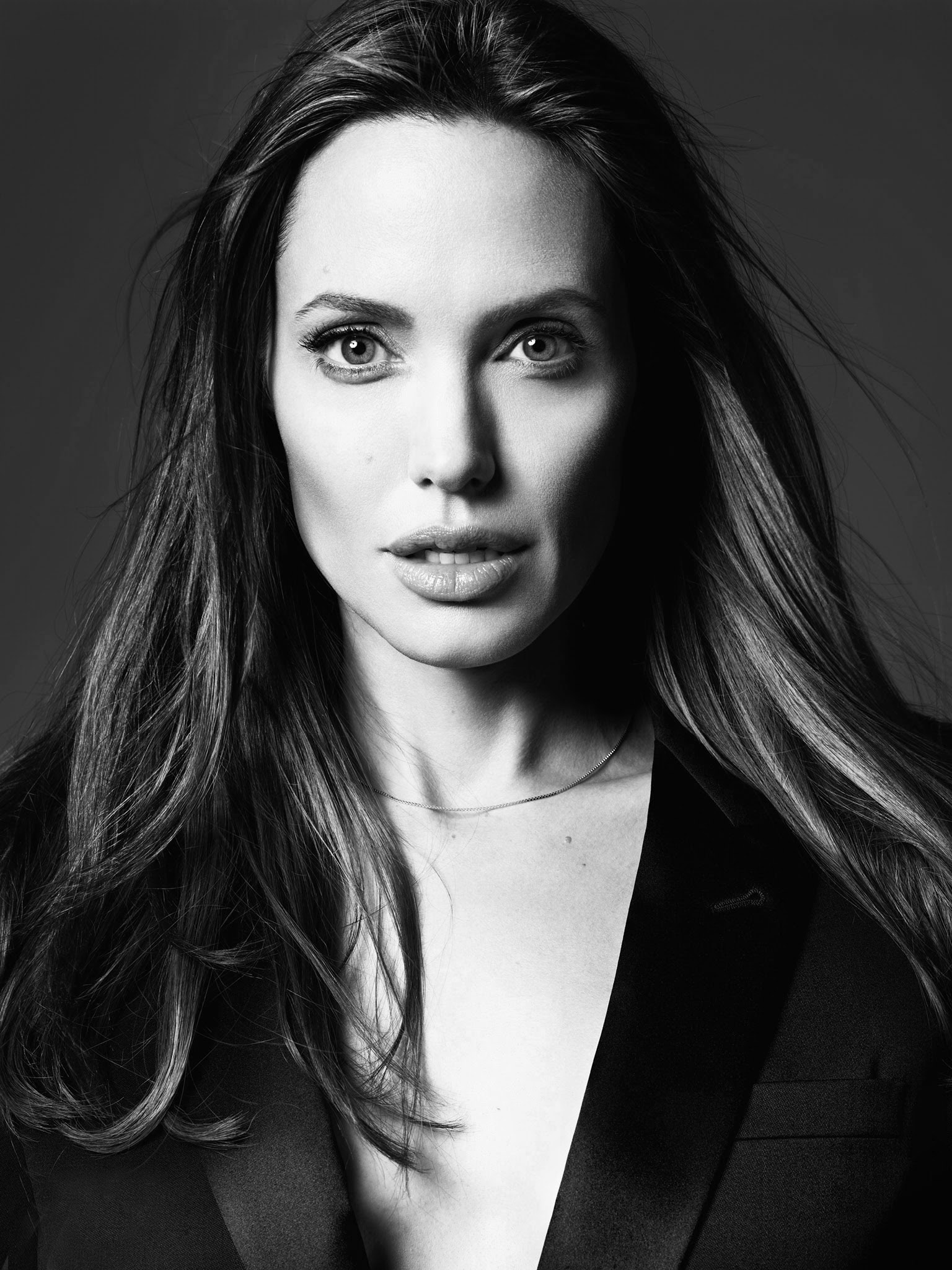 angelina-jolie-by-hedi-slimane-for-elle-us-june-2014-4