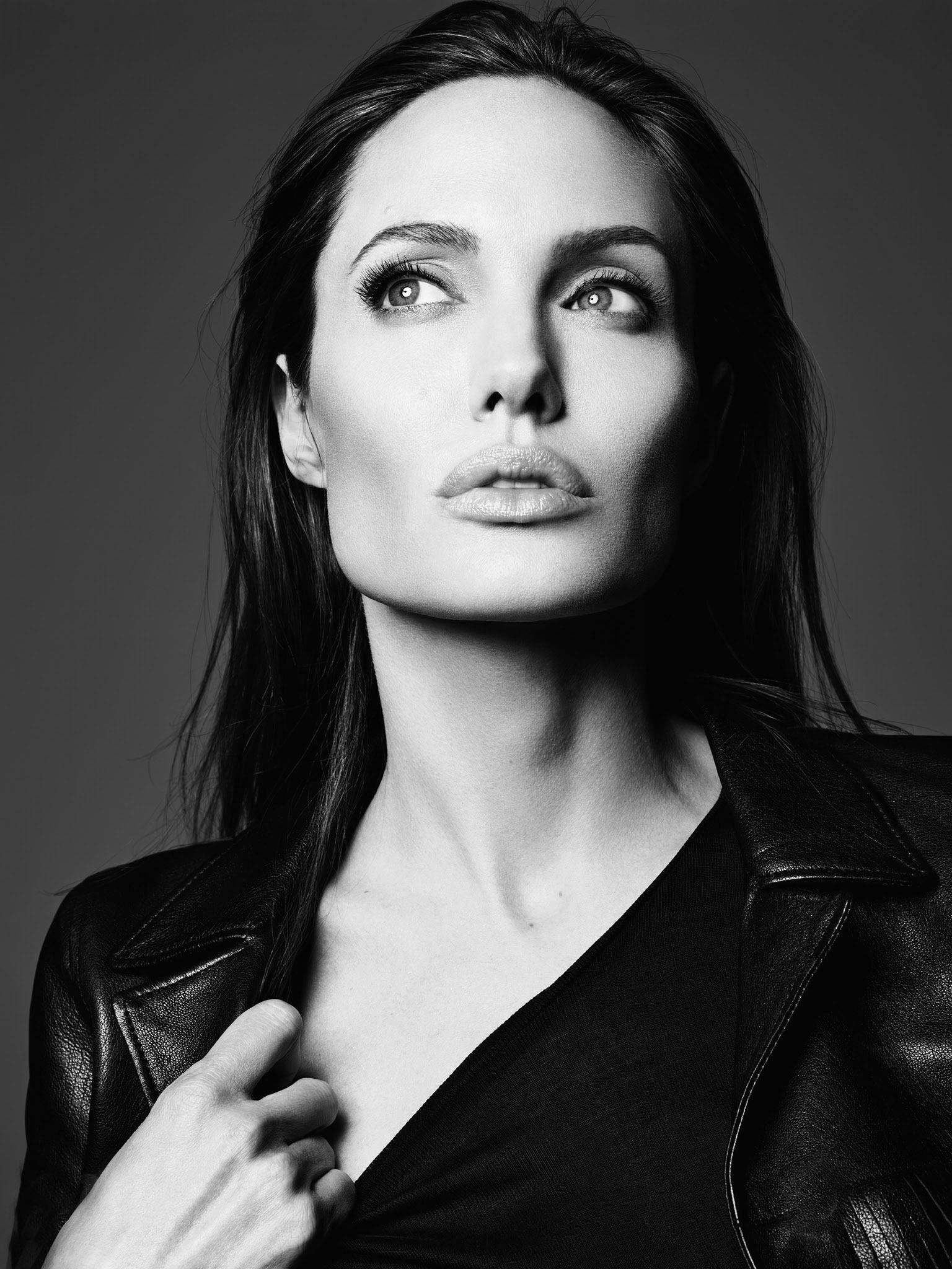 angelina-jolie-by-hedi-slimane-for-elle-us-june-2014-9
