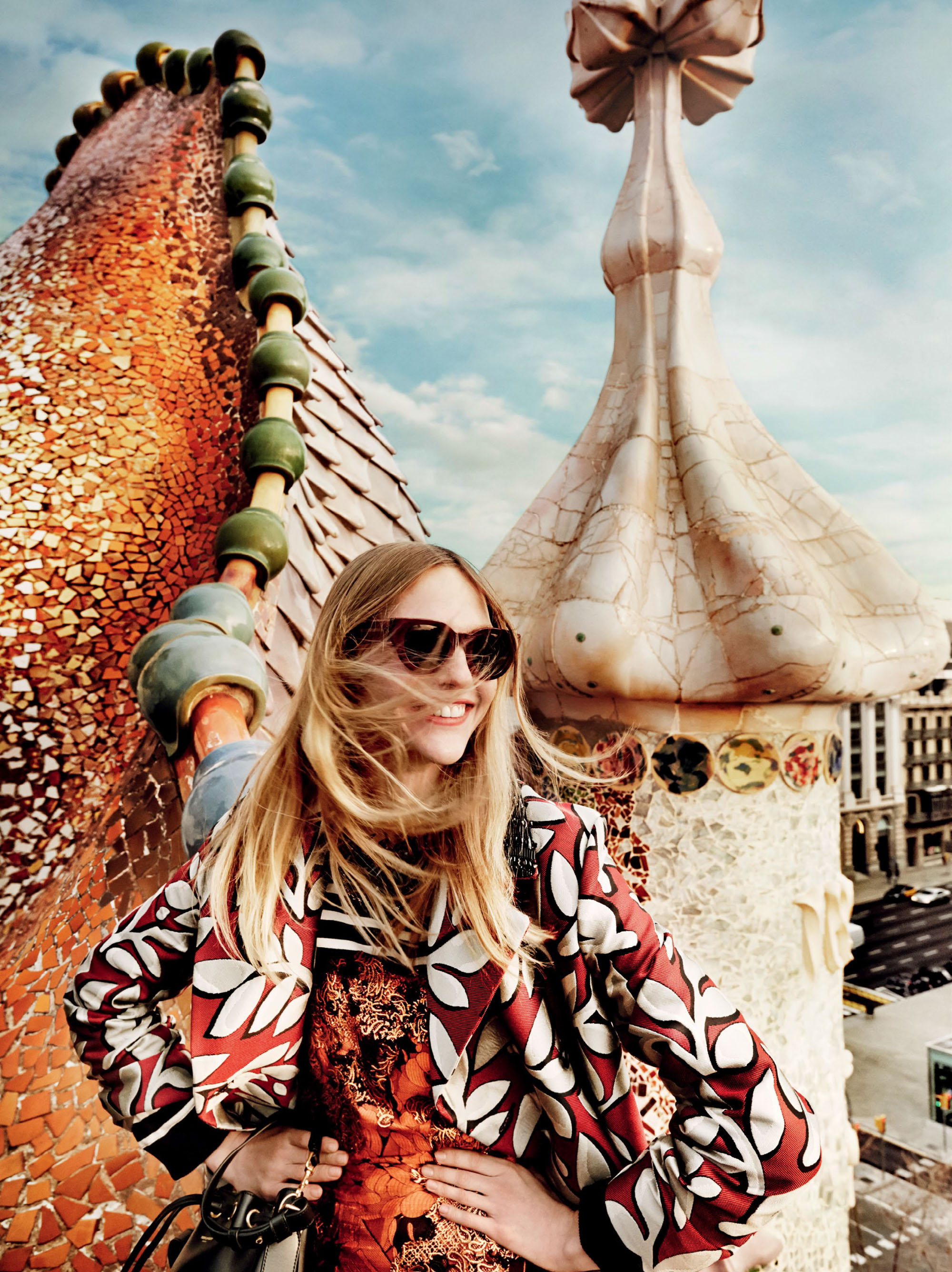 sasha-pivovarova-james-blake-by-mario-testino-for-vogue-us-may-2014-1