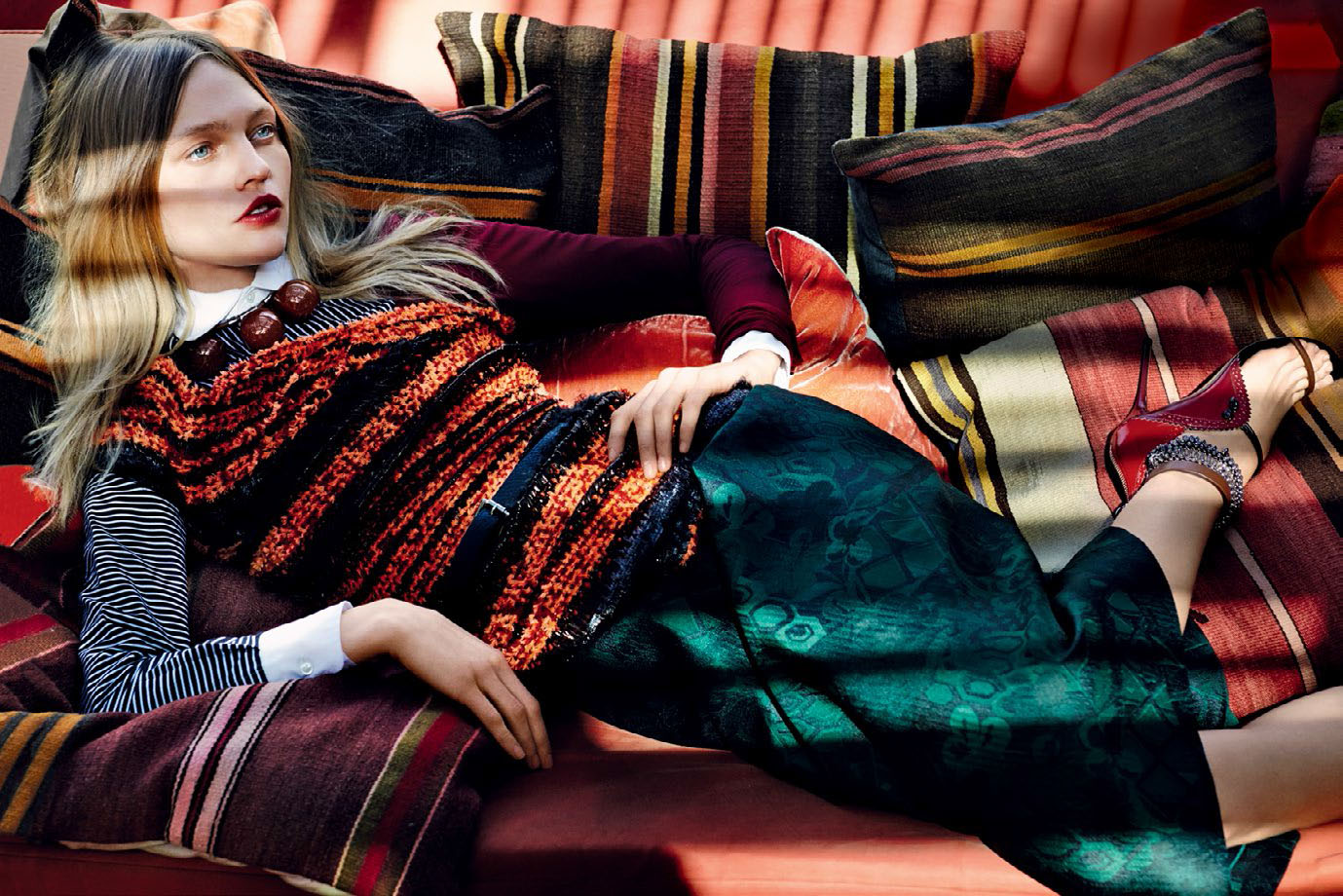 sasha-pivovarova-james-blake-by-mario-testino-for-vogue-us-may-2014-11
