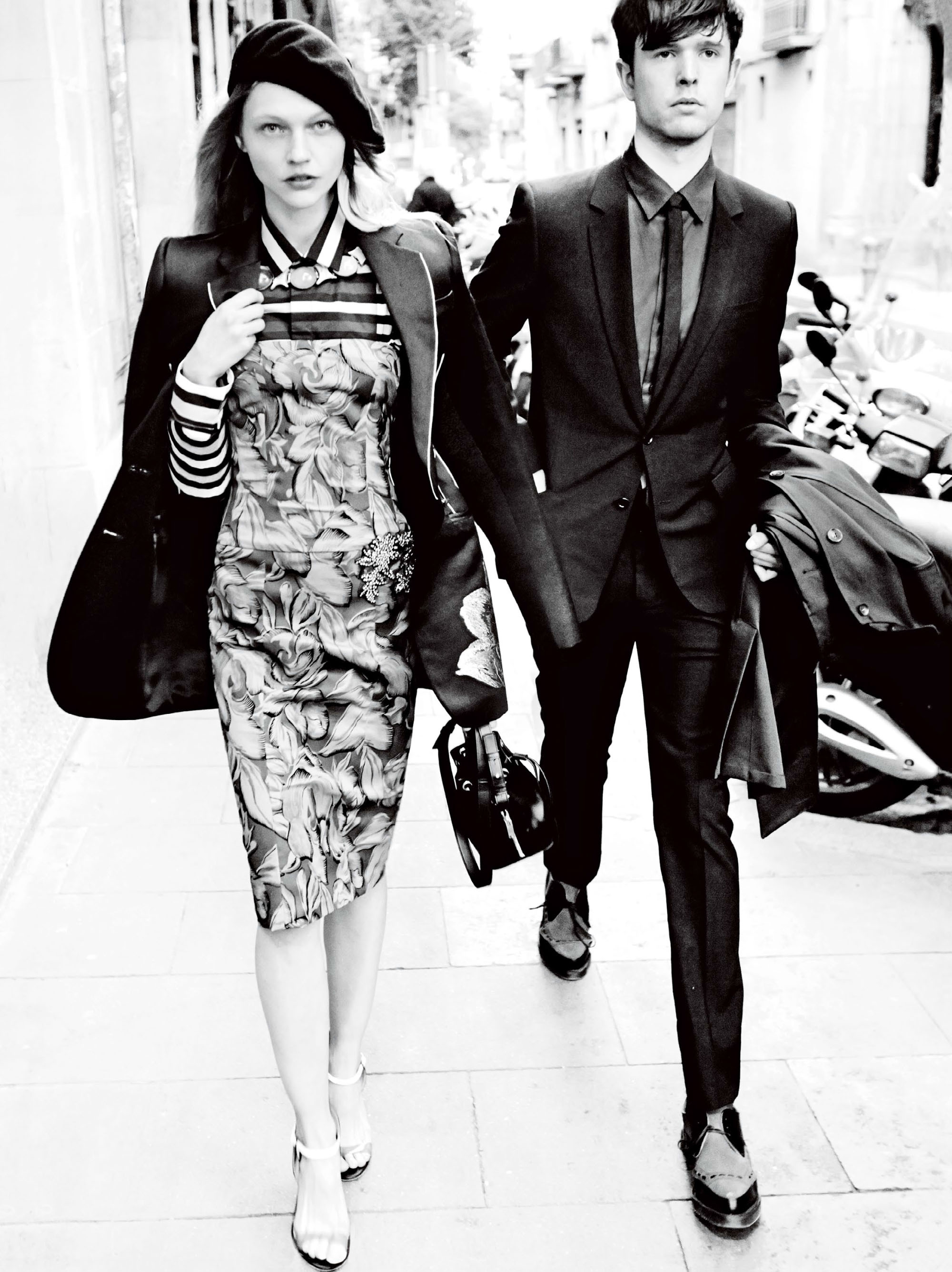 sasha-pivovarova-james-blake-by-mario-testino-for-vogue-us-may-2014-8