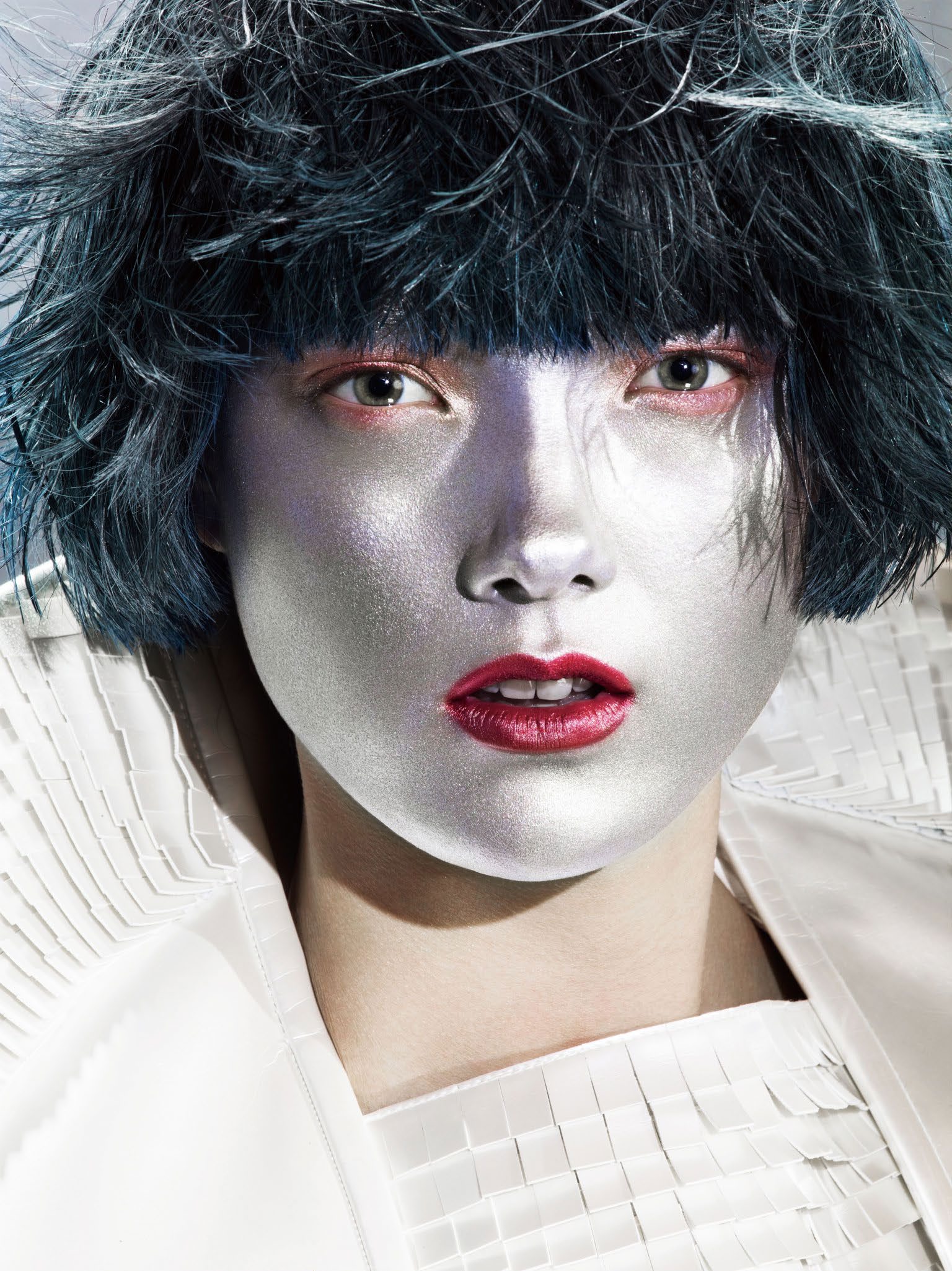 yumi-lambert-by-kenneth-willardt-for-vogue-china-june-2014-4