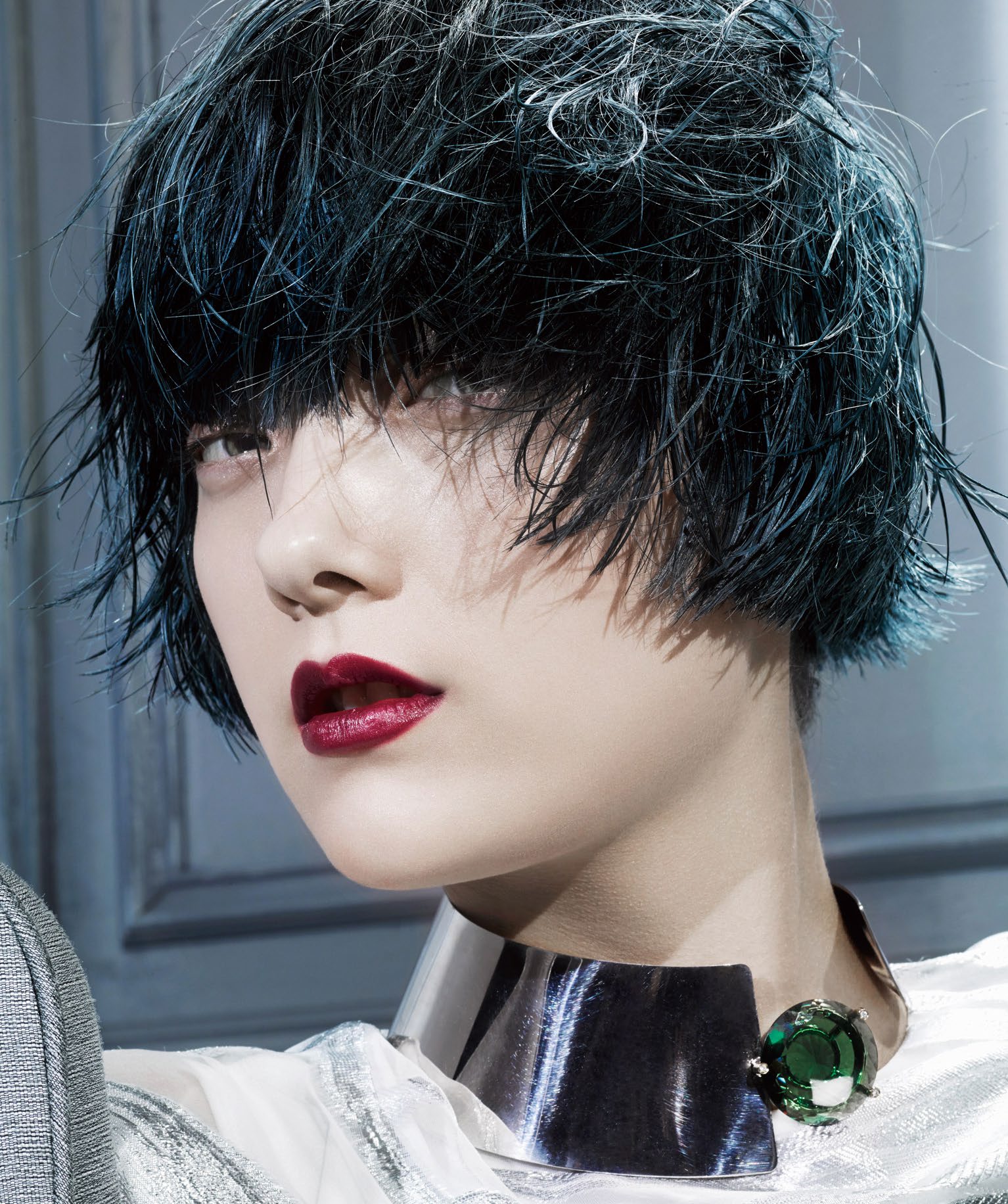 yumi-lambert-by-kenneth-willardt-for-vogue-china-june-2014