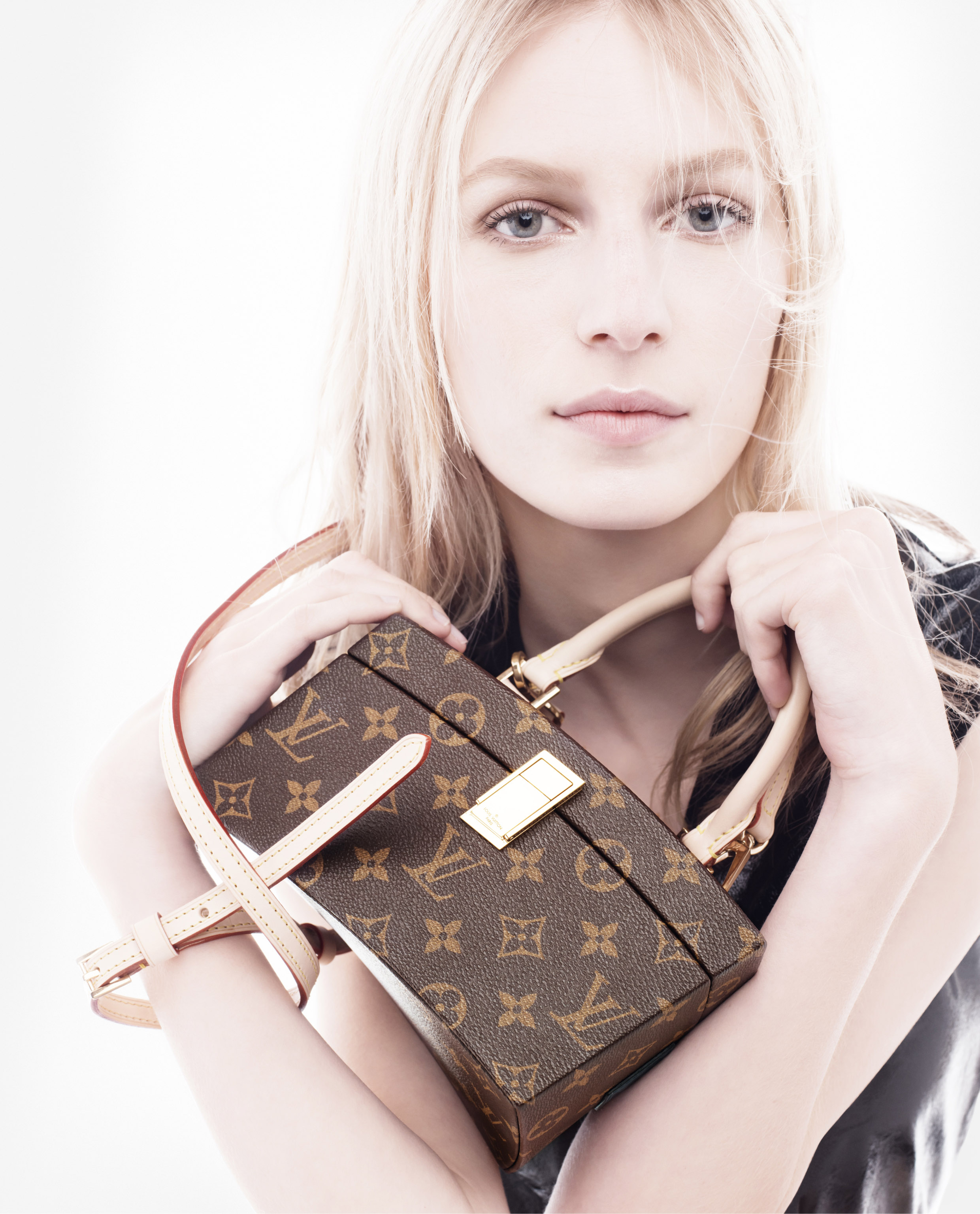 saskia-de-brauw-julia-nobis-liya-kebede-freja-beha-erichsen-for-louis-vuitton-celebrating-monogram-2014-10