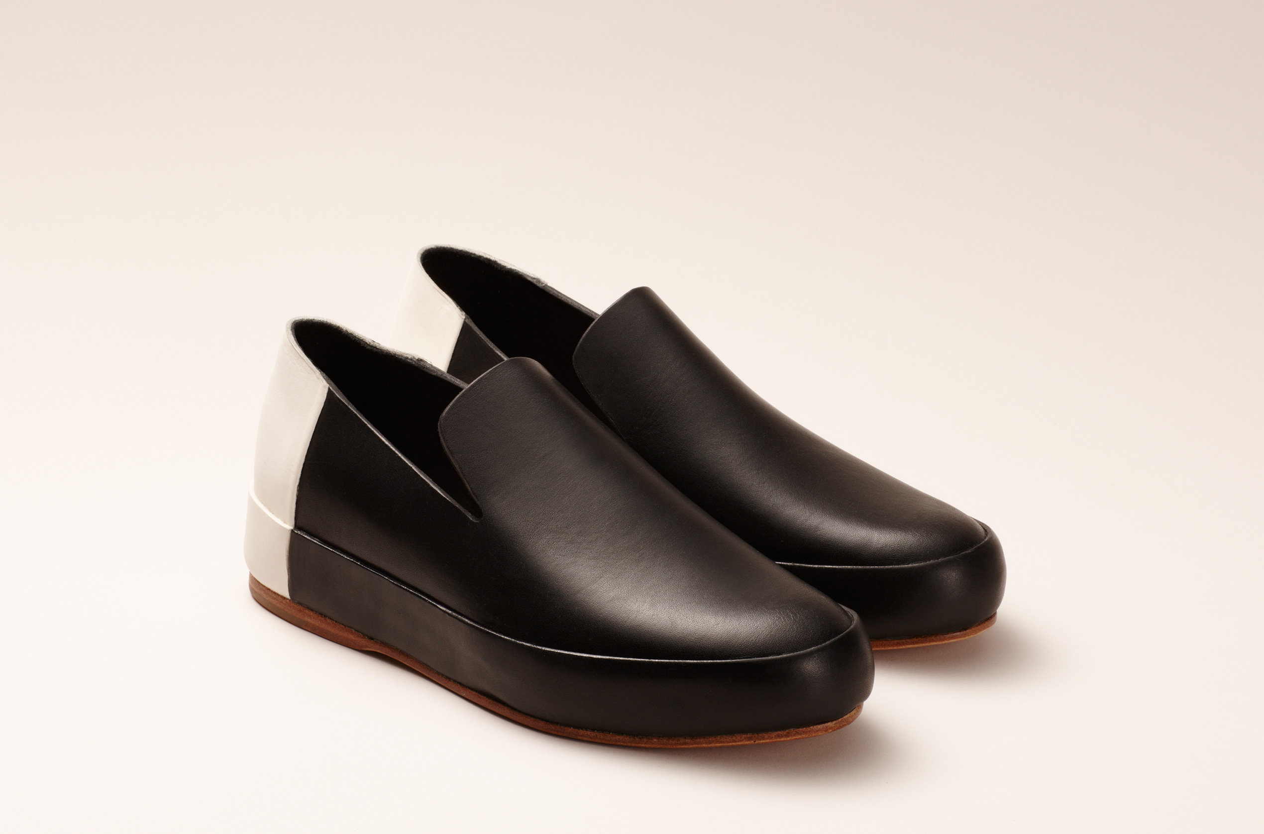 slipper_bicolor_bla-whi_3