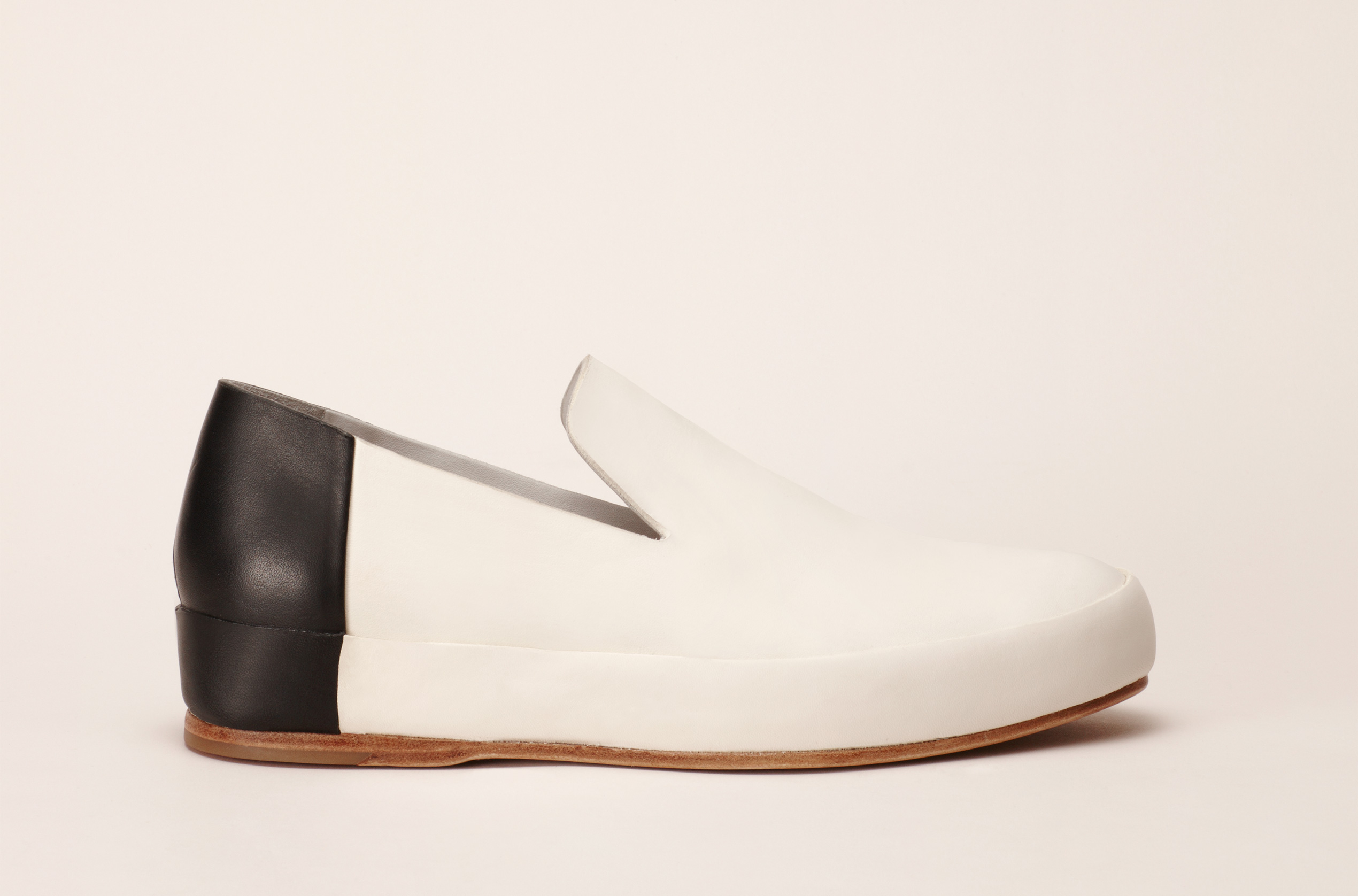 slipper_bicolor_whi-bla_2