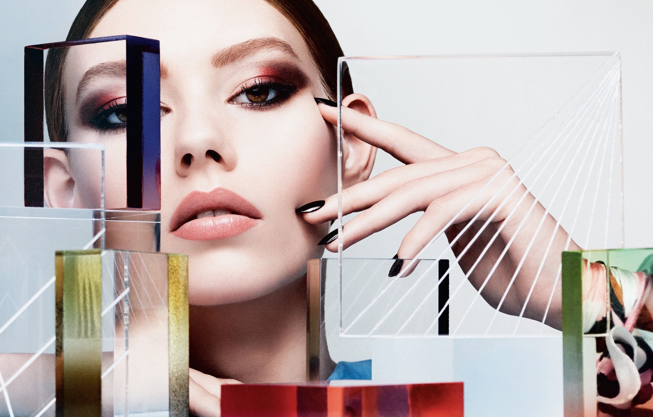 ondria-hardin-by-craig-mcdean-for-dior-magazine-winter-2014-3