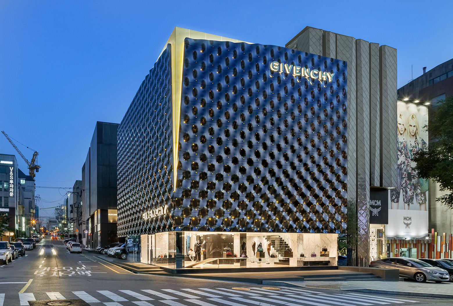 givenchy-flagship-store-in-seoul-piuarch-06