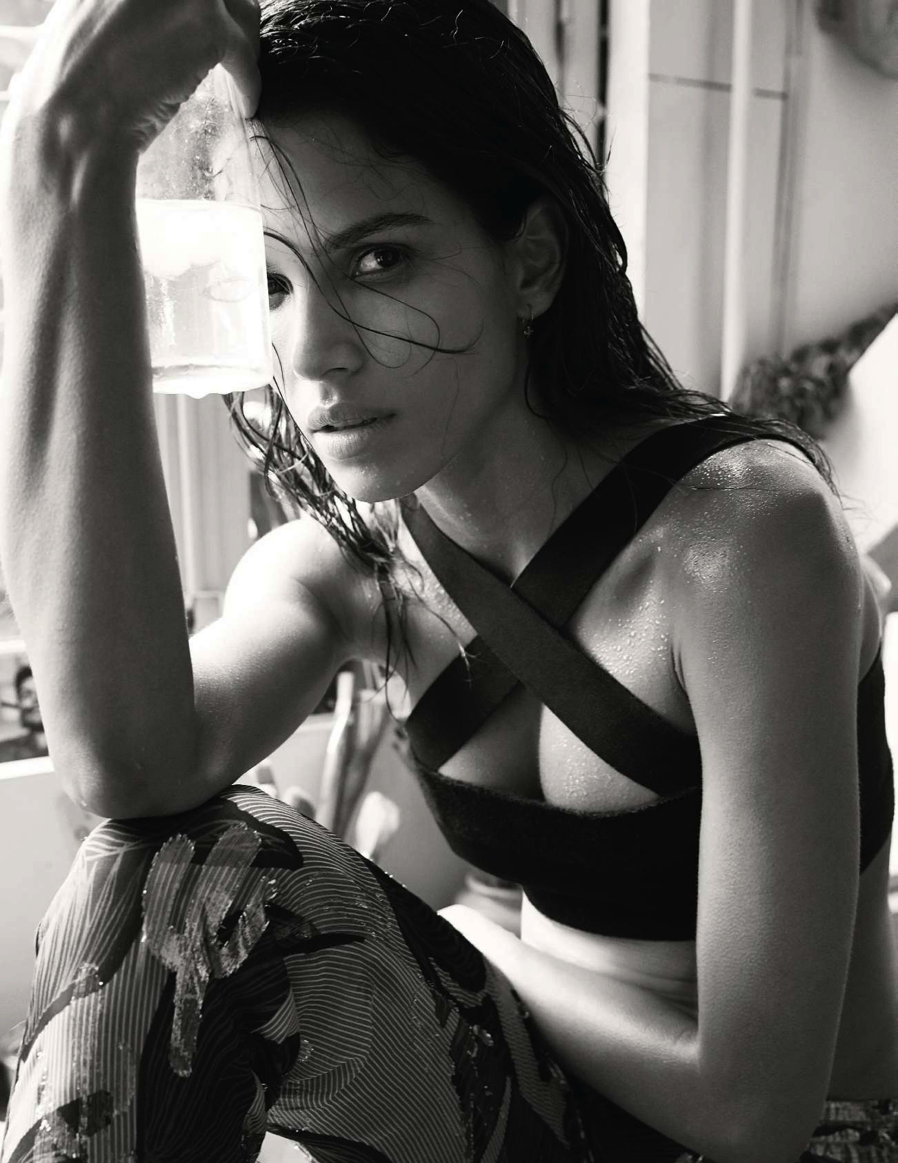 raica-oliveira-by-gianluca-fontana-for-elle-france-july-2015-2