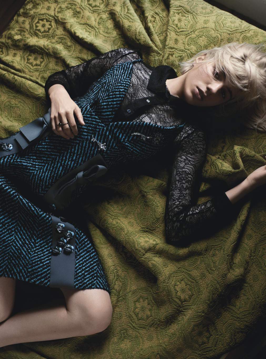 julia-cumming-by-nick-dorey-for-vogue-australia-september-2015