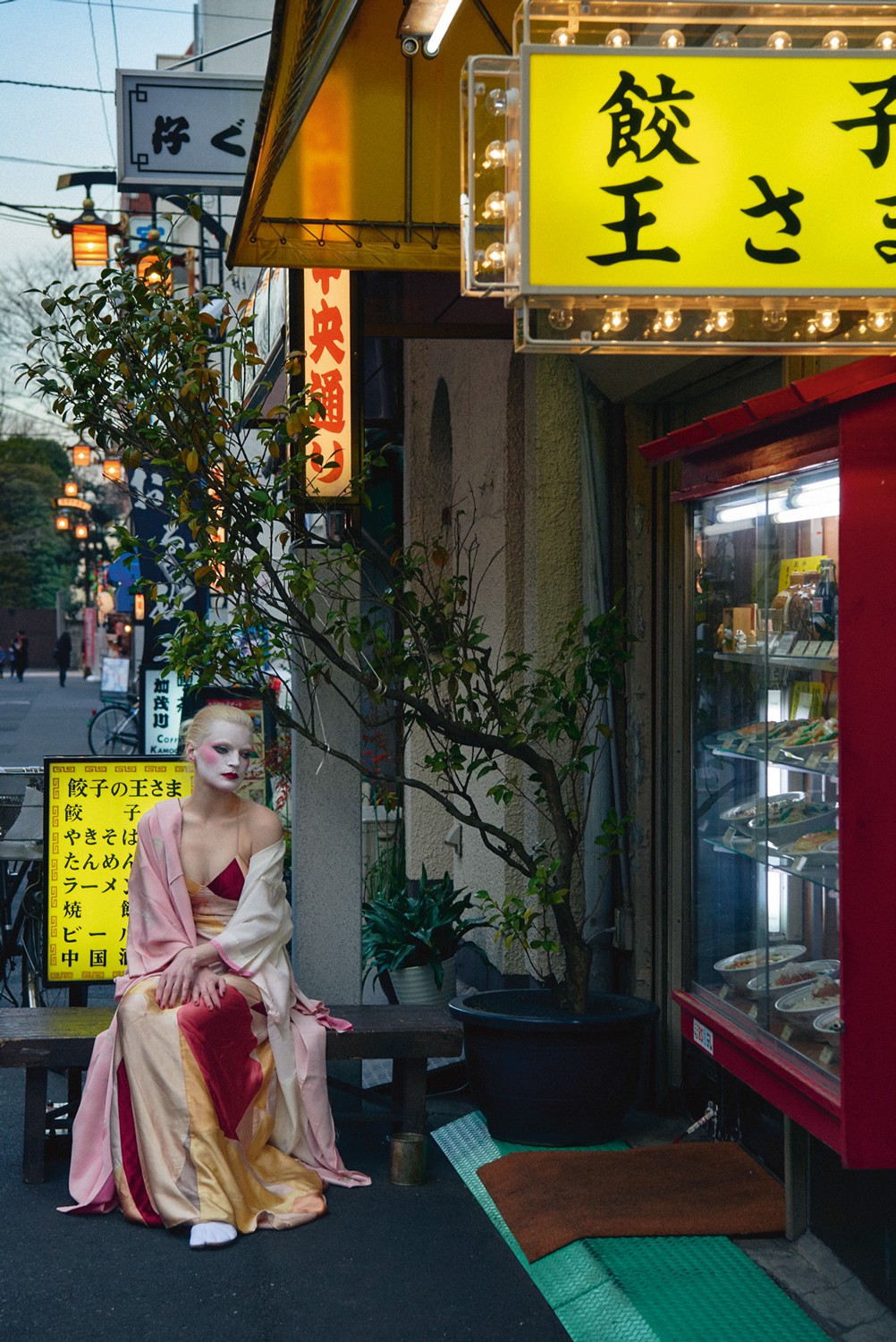 Numero-April_2016-Guinevere_van_Seenus-by-Sofia_Sanchez-Mauro_Mongiello-yesonfashion-com-05