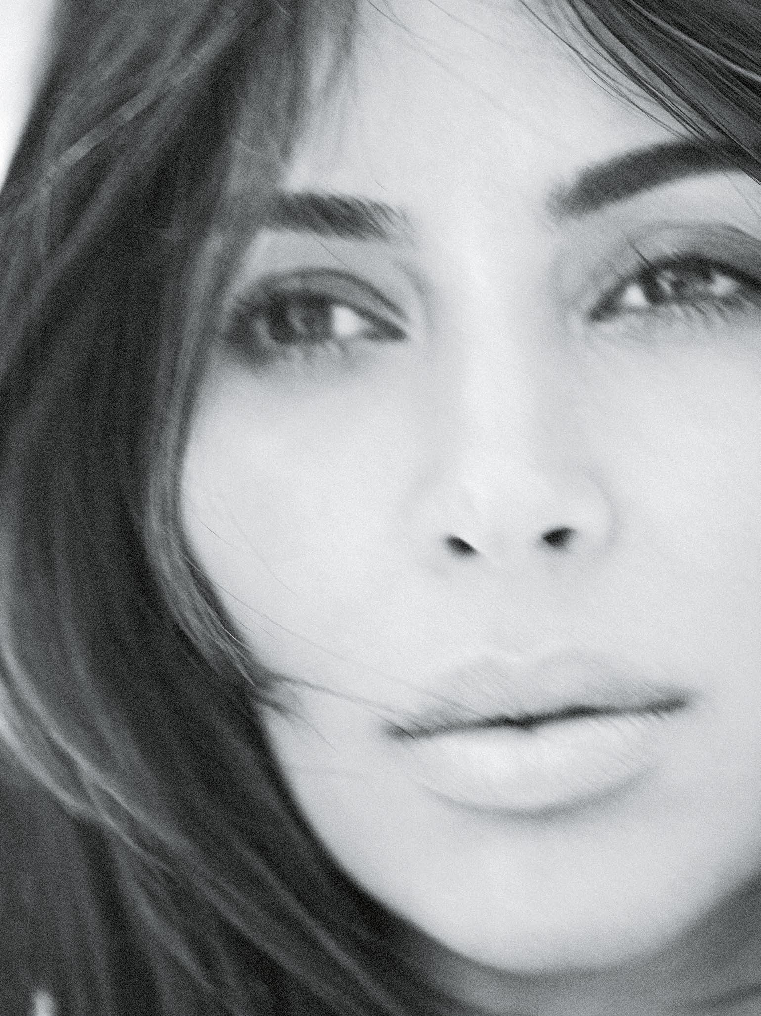 Vogue_Australia-June_2016-Kim_Kardashian_West-by-Lachlan_Bailey-05