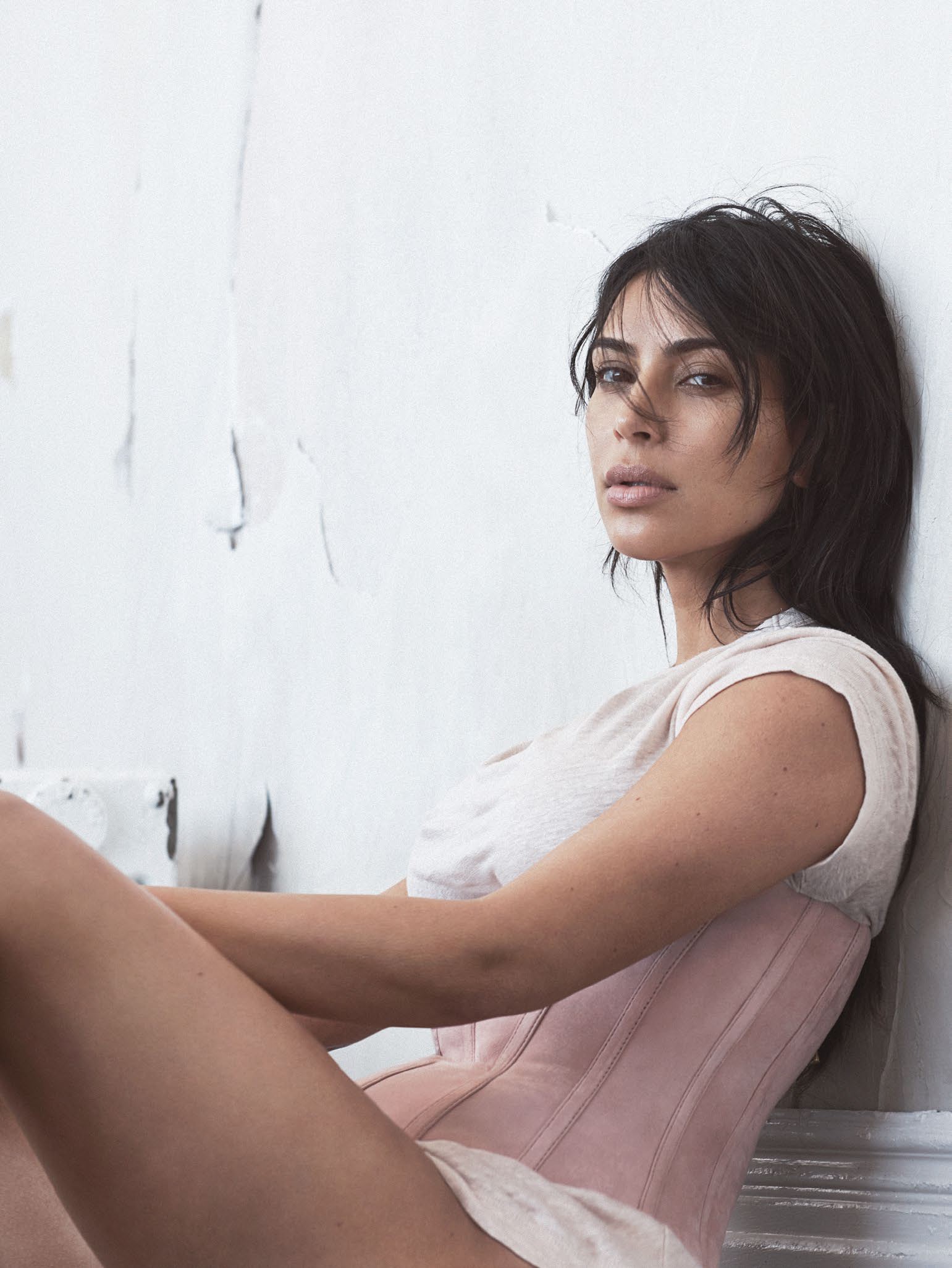 Vogue_Australia-June_2016-Kim_Kardashian_West-by-Lachlan_Bailey-07b