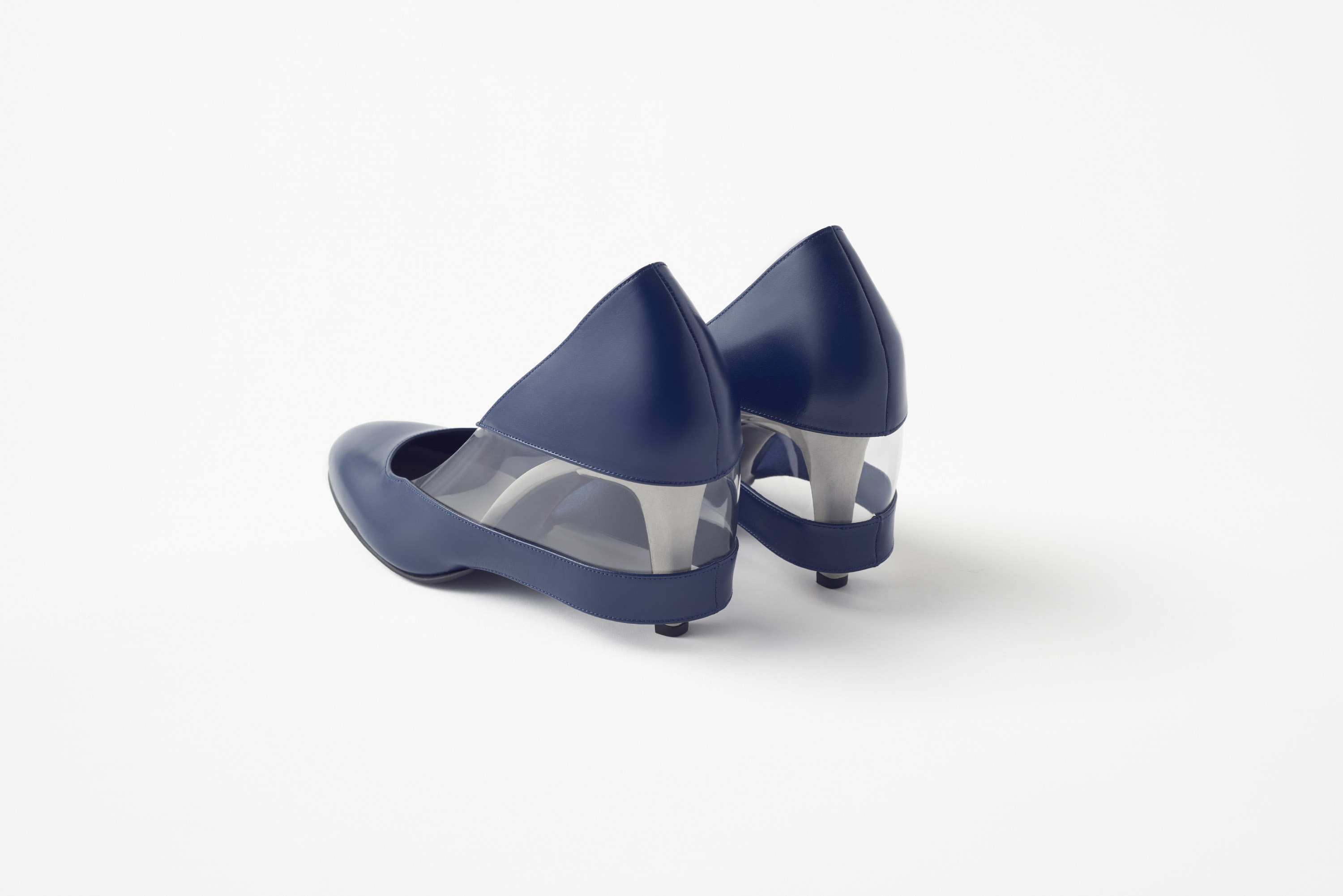 skirt_shoes05_akihiro_yoshida