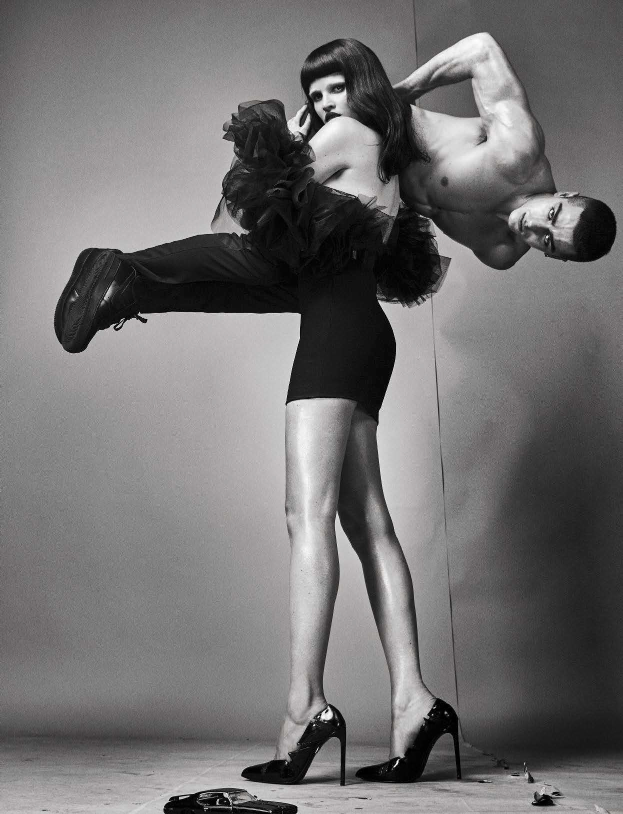Vogue-Italia-August-2016-Lara-Stone-by-Steven-Klein-yesonfashion-09